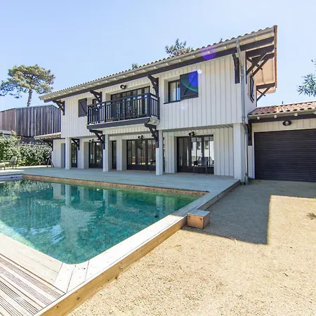 Du Phare Avec Piscine Chauffee Pour 14 Personnes Lège-Cap-Ferret