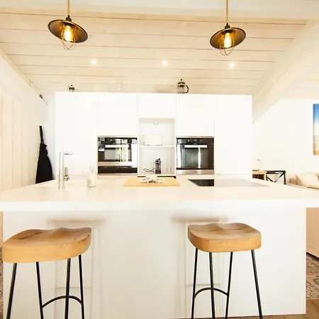 Du Phare Avec Piscine Chauffee Pour 14 Personnes Lège-Cap-Ferret