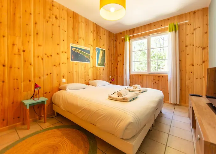 Du Phare Avec Piscine Chauffee Pour 14 Personnes *