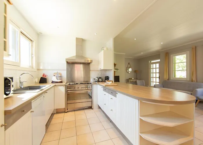 Du Phare Avec Piscine Chauffee Pour 14 Personnes Lège-Cap-Ferret