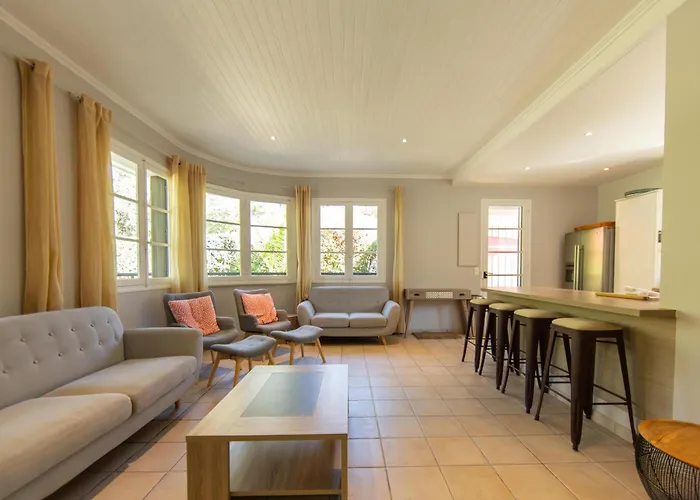 Du Phare Avec Piscine Chauffee Pour 14 Personnes