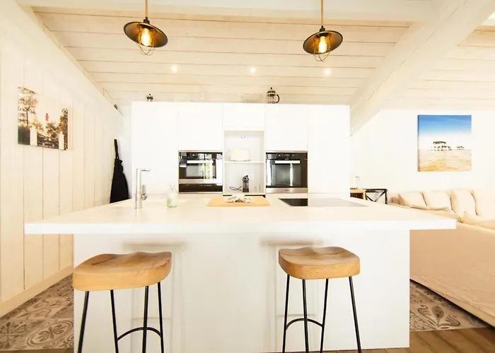 Du Phare Avec Piscine Chauffee Pour 14 Personnes Lège-Cap-Ferret