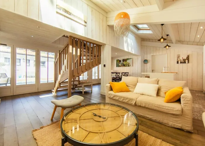 Du Phare Avec Piscine Chauffee Pour 14 Personnes Lège-Cap-Ferret