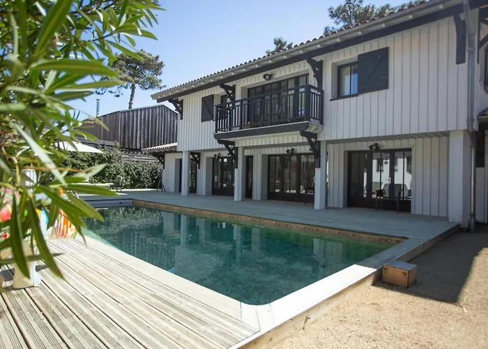 Du Phare Avec Piscine Chauffee Pour 14 Personnes